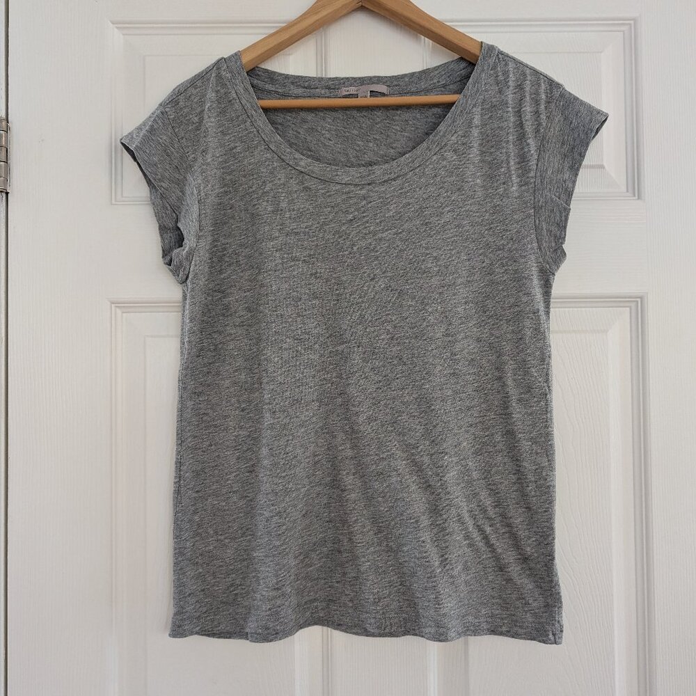 Gap scoop neck T shirt grey size XS
